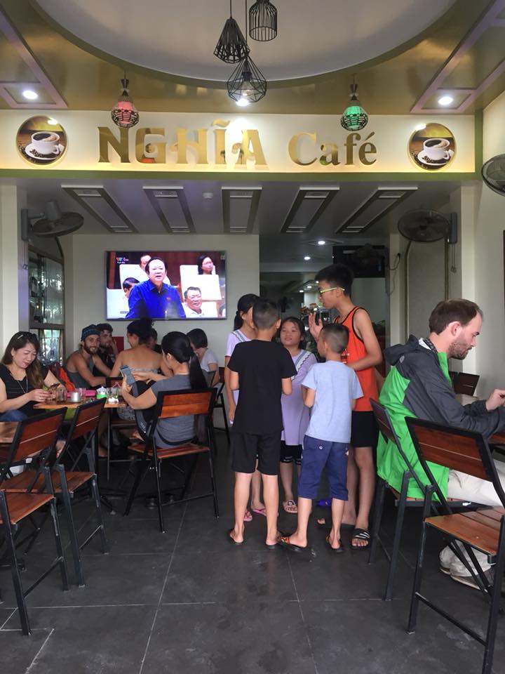 Quán Cà Phê Nghĩa  - Cafe view biển thơ mộng ở Cát Bà