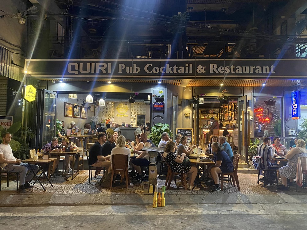Quiri Pub Cocktail & Restaurant