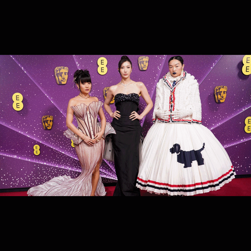 Những khoảnh khắc ấn tượng trên thảm đỏ. tham-do-3.gif