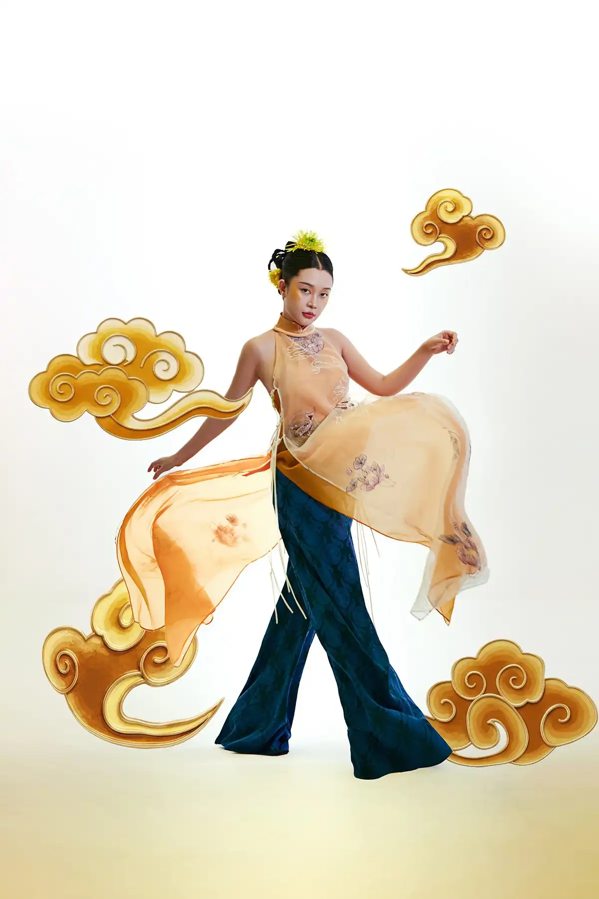 Qua bộ ảnh này, Thúy Ang muốn gửi gắm thông điệp về sự kiên định và bền bỉ trên con đường nghệ thuật của bản thân. 2i2a0817a.jpg