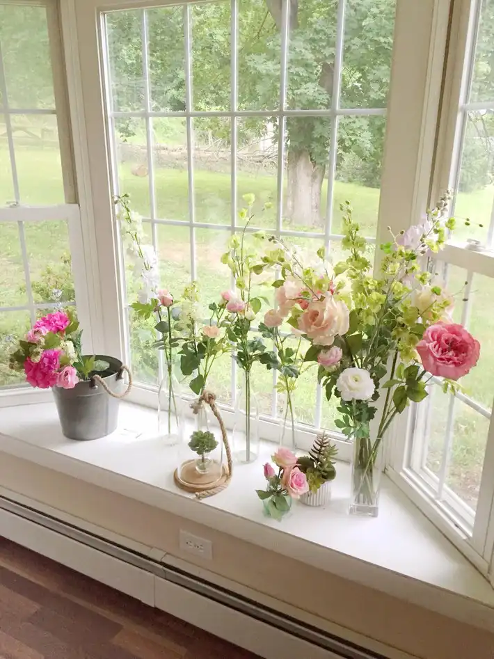 Trang trí khung cửa sổ, điều không thể thiếu khi bạn muốn decor lại căn nhà của mình - ảnh 12 Trang trí khung cửa sổ, điều không thể thiếu khi bạn muốn decor lại căn nhà của mình - ảnh 12