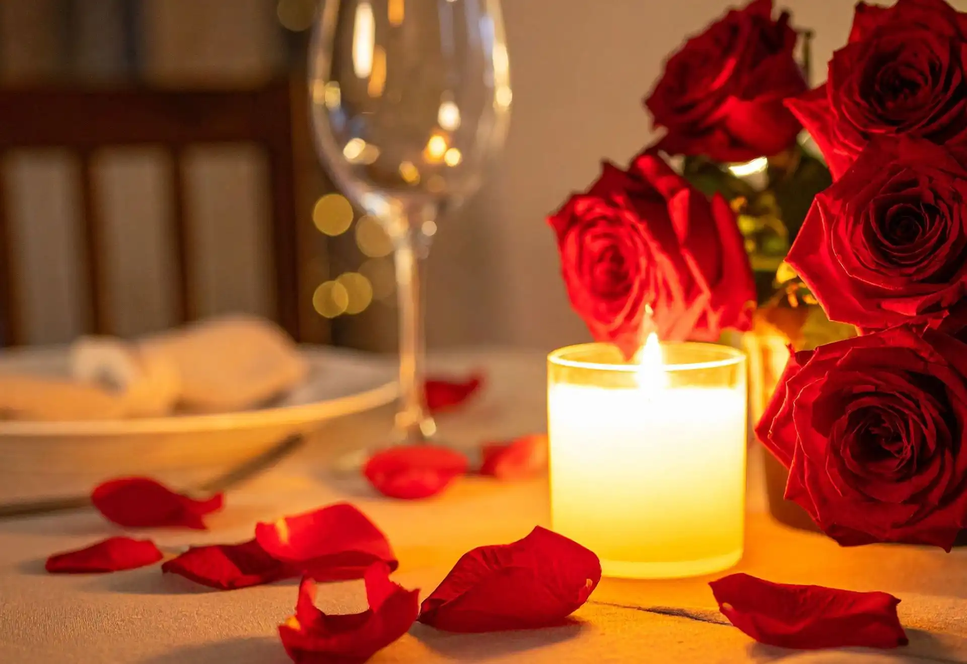 5 nhà hàng lãng mạn và ấm cúng cho đêm Valentine tại TP.HCM - 1