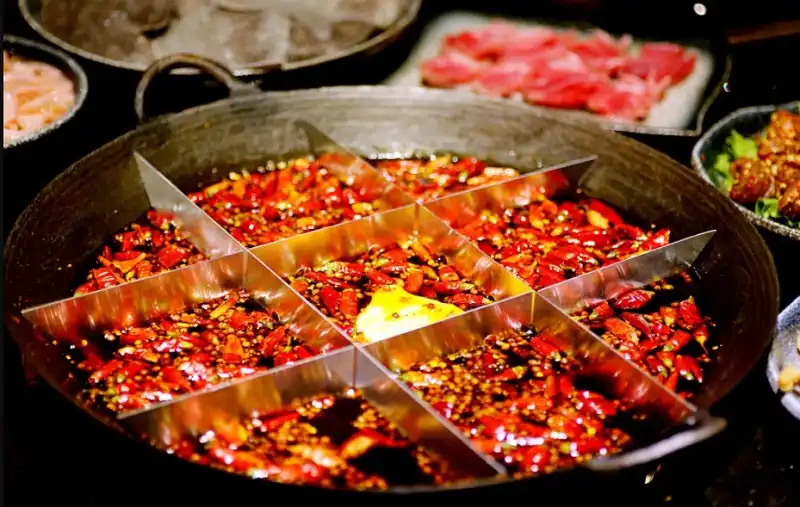 Dầu mỡ và ớt là nét đặc trưng riêng của ẩm thực Trung Quốc